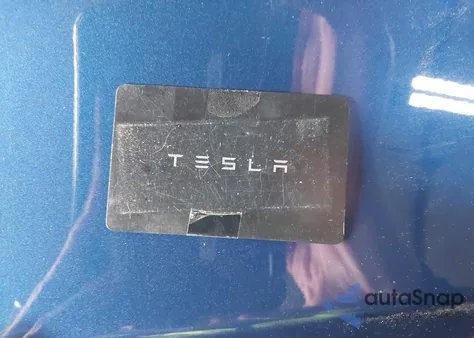 2023 Tesla Model Y Awd/Long Range Dual Motor All-Wheel Drive z USA, uszkodzony, nr VIN 7SAYGDEE4PF871234